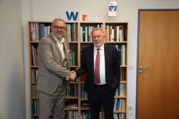 Mit 15.000 Euro unterstützt die VR Bank Schleswig-Holstein Mitte das Meisterstipendium im Handwerk Mit 15.000 Euro unterstützt die VR Bank Schleswig-Holstein Mitte das Meisterstipendium im Handwerk